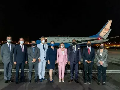 중국 반발 속 대만 찾은 펠로시… “시진핑, 인권·법치 무시” 직격