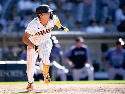 홈런만 쳤으면 사이클링히트…김하성, 첫 4안타 폭발