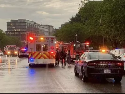 백악관 건너편 공원에 벼락 강타 ‘아찔’