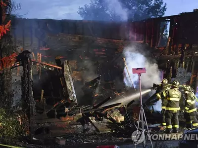 소방관 눈앞서 가족 10명 참변