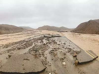 데스밸리 국립공원, 돌발 홍수로 관광객 1000명 고립