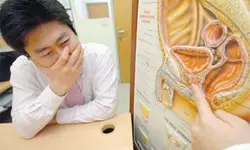 소변 색깔이 불그스레하거나 피가 섞여 나오면…