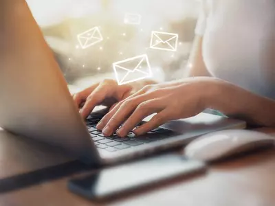 “꼭 필요한 상황에서만 이메일 보내고, 재촉해선 안돼”