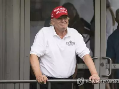 "FBI, 압수수색서 비밀문건 11건 확보…핵 관련 여부 불분명"