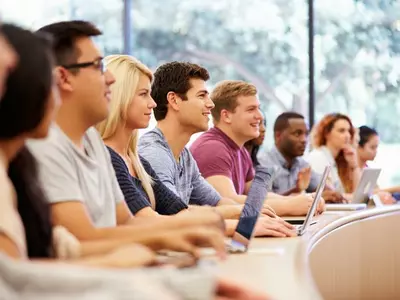“교양과목에 중점… 알찬 커리큘럼과 우수한 교수진”