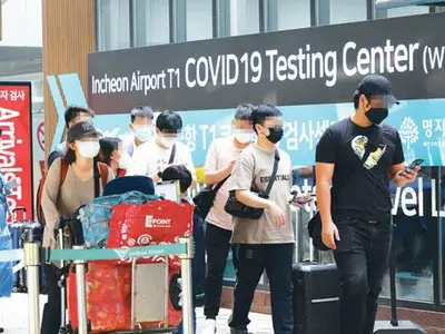 한국 입국전 코로나19 검사 폐지…입국후 검사는 유지