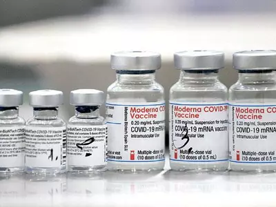 [의학카페] 코로나 백신 3차 접종, 중증화 예방 87%