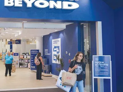 화제된 ‘밈 주식’ 간부 의문사, 왜