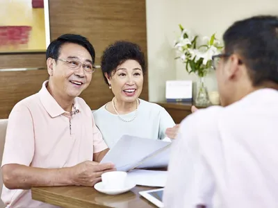 은퇴 미루고 ‘투잡’… 집도 차도 다운사이징