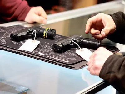 총기 판매 기록 당국에 보고된다