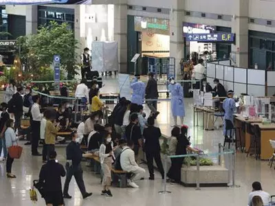 한국 입국자 1일차 PCR 검사 폐지 검토