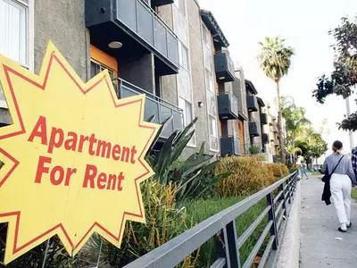 렌트비도 2년 만에 하향