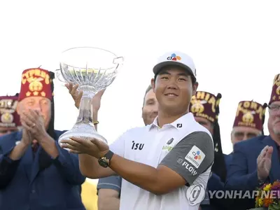 김주형, 두 달 만에 또 PGA 정상…우즈보다 더 빨리 2승 도달