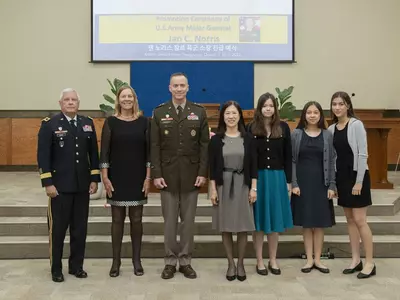 친한파 노리스 장군 소장 진급 예식 열려