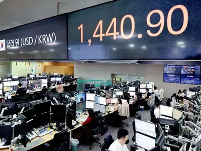 환율 급등 원인은 복합적… 경제심리 악화·위안화 절하도 영향