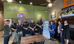 스와니 경찰과 커피하며 안전 당부