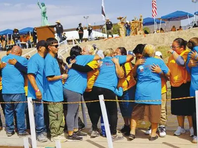 추방으로 갈라진 이민자들 국경 상봉 행사