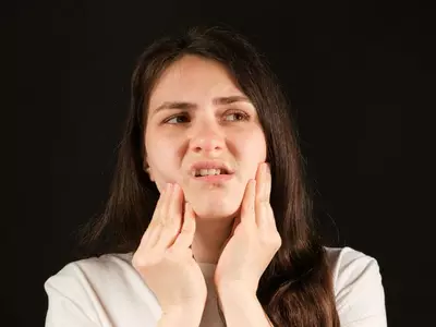 3개월 이상 턱 주변이 아프면‘만성 턱관절 통증’