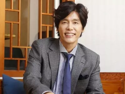 ‘52세’ 최성국, 노총각 탈출 “24살 연하와 5일 결혼”