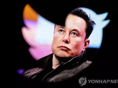 유엔, 칼춤추는 머스크에 경고… “트위터 인권중심으로 경영하라”