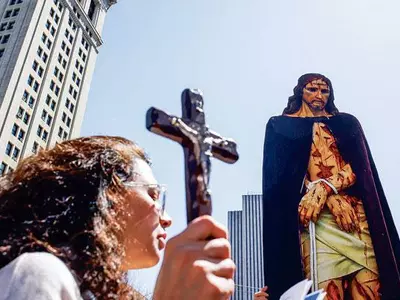 ‘예수에게 양성 신체가?’ 영국 대학서 나온 주장에 이단 논쟁