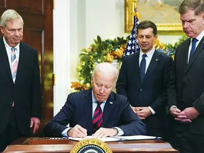 연말 물류대란 재앙 피했다… 철도노조 파업 막아