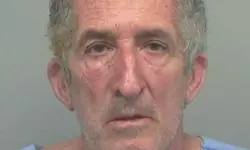 대큘라 남성, 아내 이혼소송 변호사 살해