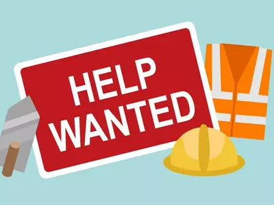 화이트칼라는 해고 광풍, 불루칼라 직업은 인력난