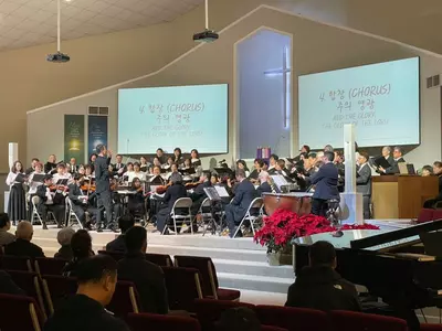헨델의 '메시아' 연주에 참석자 전원 기립