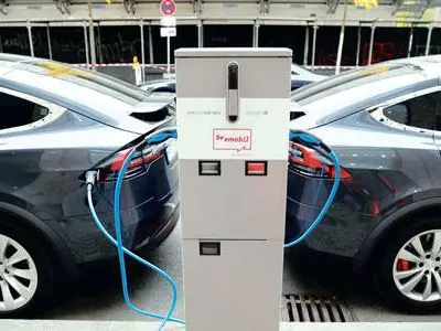 EV 사볼까?… 비용 훨씬 더 든다