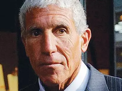 ‘미국판 스카이 캐슬’ 입시비리 주범, 징역 3년6개월