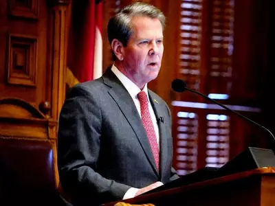 켐프, 예산안 325억 달러 의회에 심의 요청