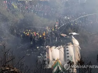 '네팔 추락여객기' 한국인 추정 시신 2구 확인…블랙박스도 수거