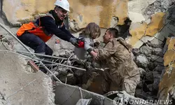 튀르키예 강진 사망자 5천200명 넘어…"골든타임 촉박"