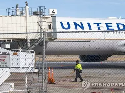 탑승객 노트북 배터리 화재로 항공기 회항…4명 병원 이송