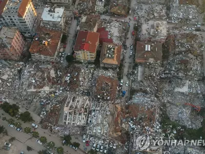 튀르키예 강진 사망자 6천300명 넘어…65개국 구조대 급파