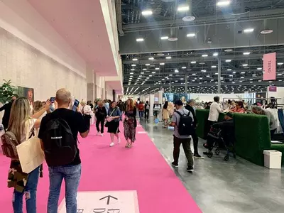 매직쇼·어패렬쇼 개막… 한인 의류업계 LV(라스베가스) ‘총집결’