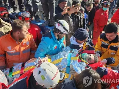 지진 발생 198시간 만에 3명 기적 생환…곳곳서 구조 종료