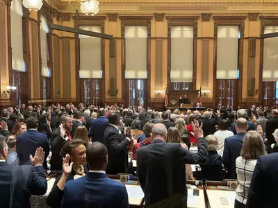 주상원과 하원 소득세 환급, 재산세 감면안 의결