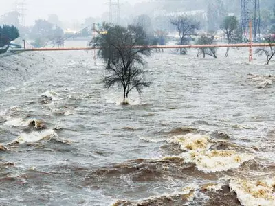 LA 3일째 정전·산사태 속 ‘또 폭우’