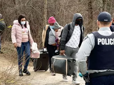 불법입국자들 캐나다 국경으로 몰린다