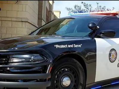 경찰관, 공립학교 교사 연봉 인상