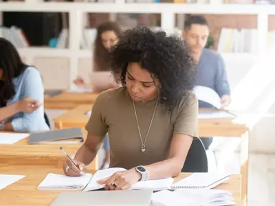 학점은 짜고 준비 시간은 길고, 수업은 어렵다