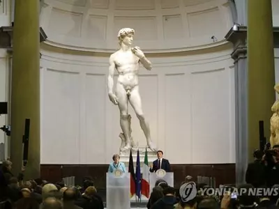 "미켈란젤로 조각상이 포르노?…어이없네"