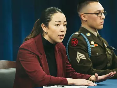 [장벽을 깨뜨린 한인 2세 화제] 한인 혼혈 여성 미군 사이버 전략 사령탑에