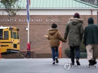 6세 초교 1년생에 총 맞은 교사,  4천만 달러 손배 소송