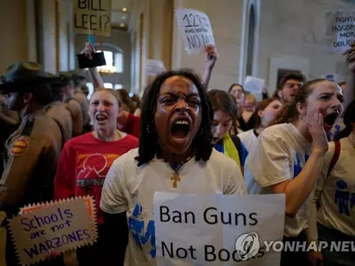 테네시 주의회, 총기규제 강화요구 시위 참석 주의원 2명 제명