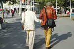 ‘시니어 디스카운트’적극 활용… 생활비 부담 더는 노인들