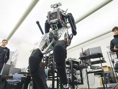 UCLA 한인교수팀 개발 세계 최초 풀사이즈 휴머노이드 로봇