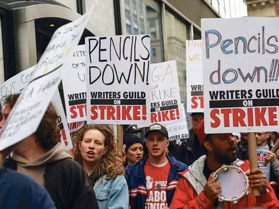 할리웃 작가들 ‘총파업’… 영화·TV 제작 차질